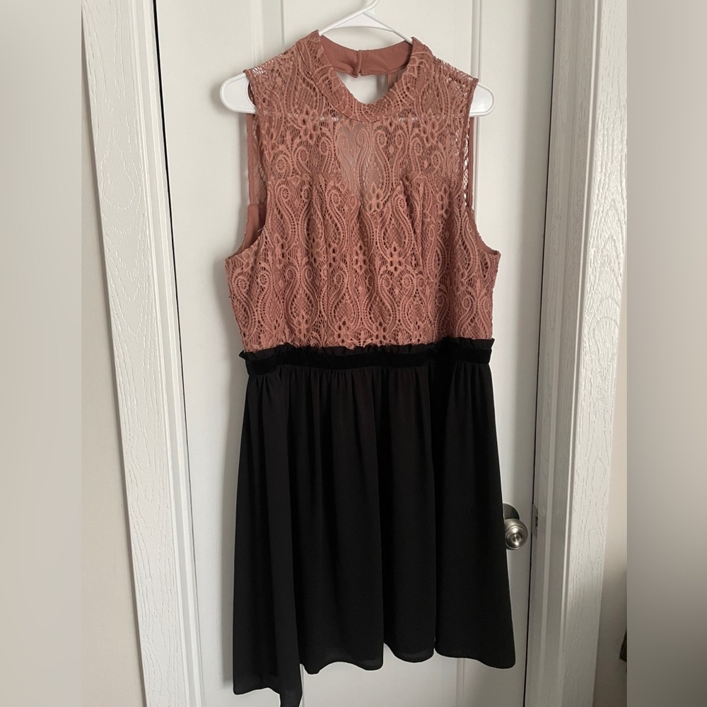 Ladies party dress. Size 2X. Gently used.